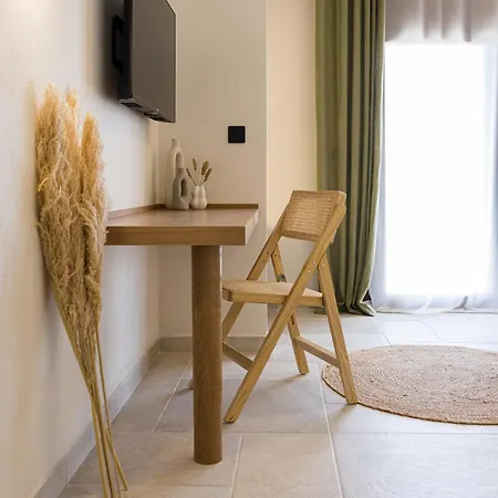 Barn Nikiti (Sithonia)