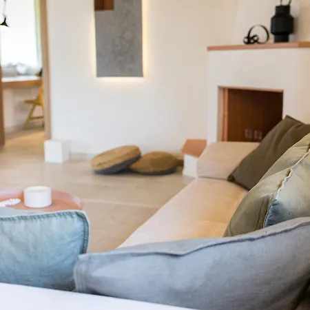 Barn Nikiti (Sithonia)