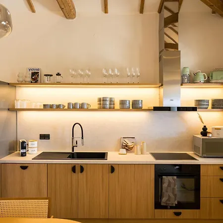 Barn Nikiti (Sithonia)