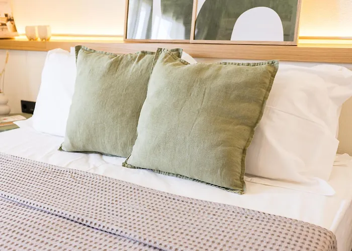 Barn Nikiti (Sithonia)